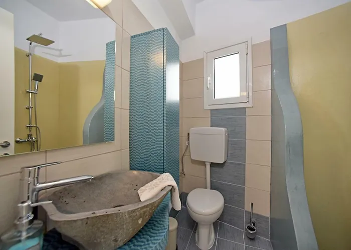 Giorgos & Maria Ágios Matthaíos